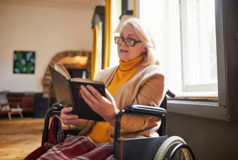 senior woman reading